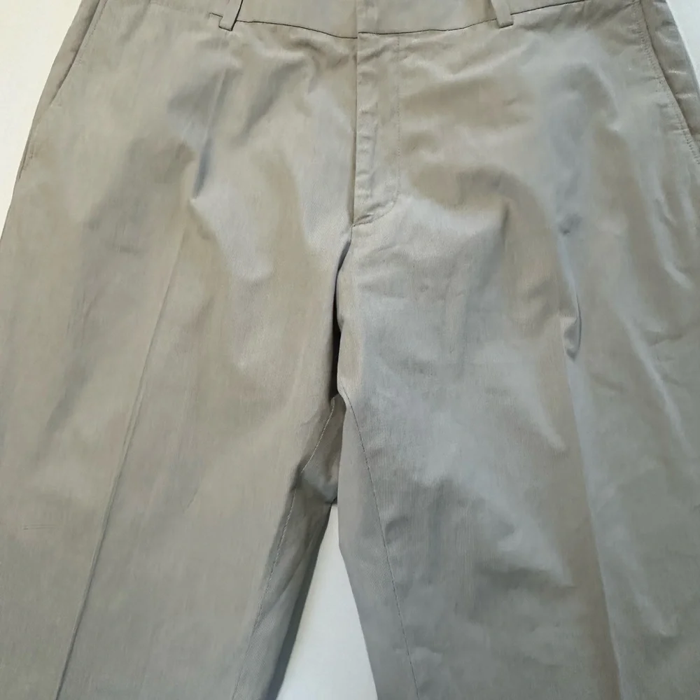 Banana republic men’s 36/32 classic fit pants, light gray, front/back pockets‎